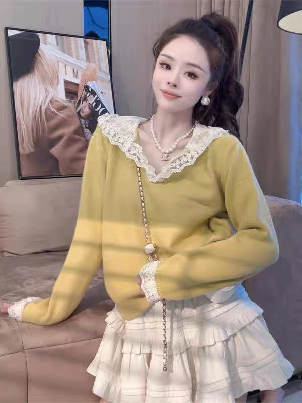 韩系蕾丝拼接连帽针织衫女冬季高级别致新款毛衣今年流行漂亮上衣