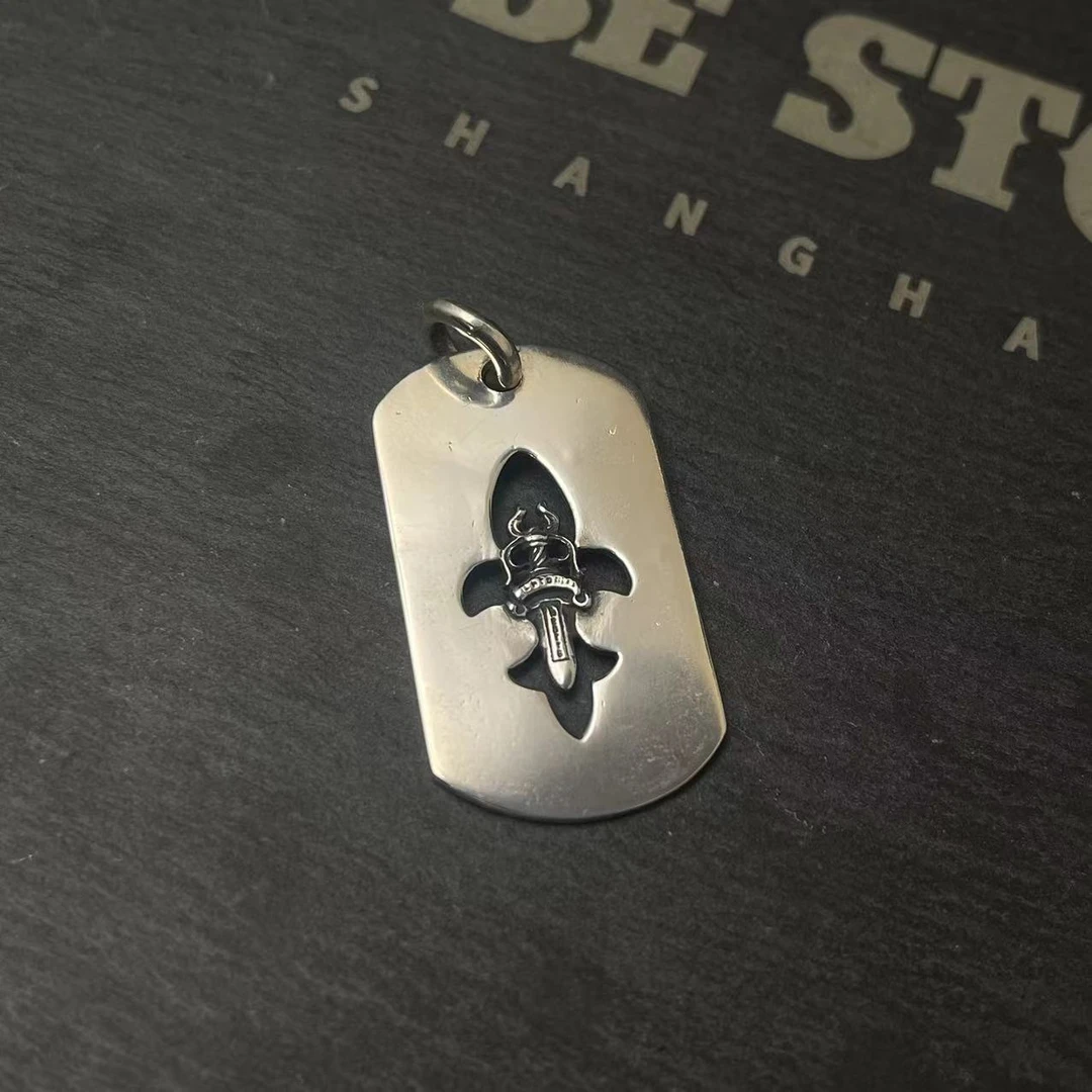 CHROME HEARTS 镂空宝剑军牌大 吊坠