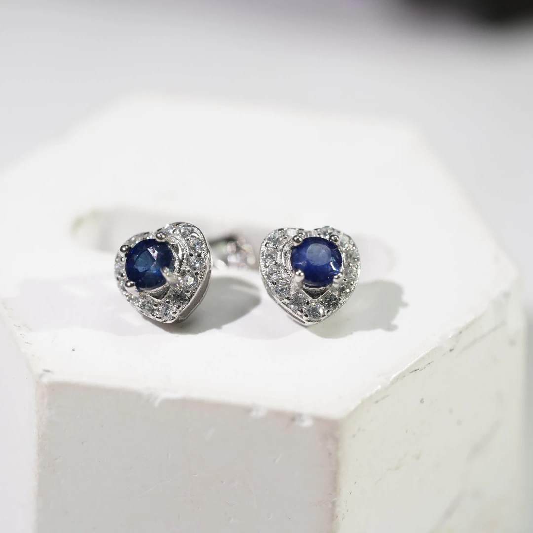 C0068 蓝宝石耳钉