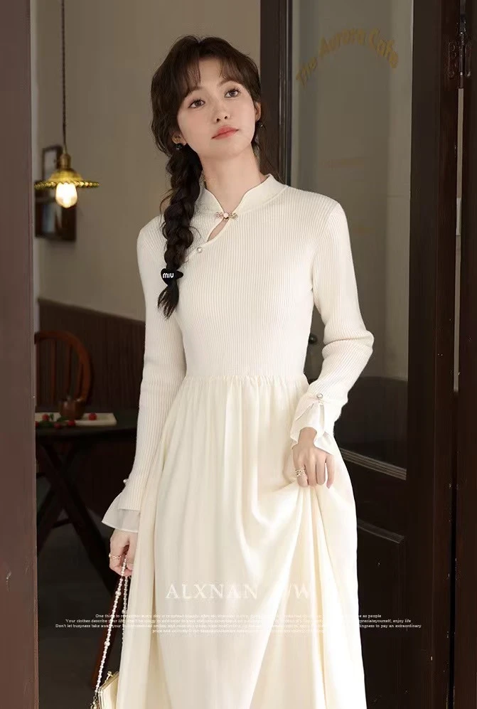 新中式时尚圆领超好看连衣裙2024秋季新款国风针织裙显瘦气质裙子