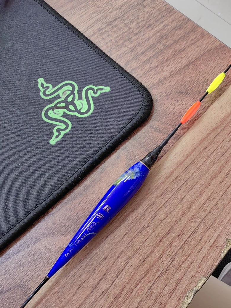 大物日夜两用跑铅漂带电池两根1.8-2.5克，60长