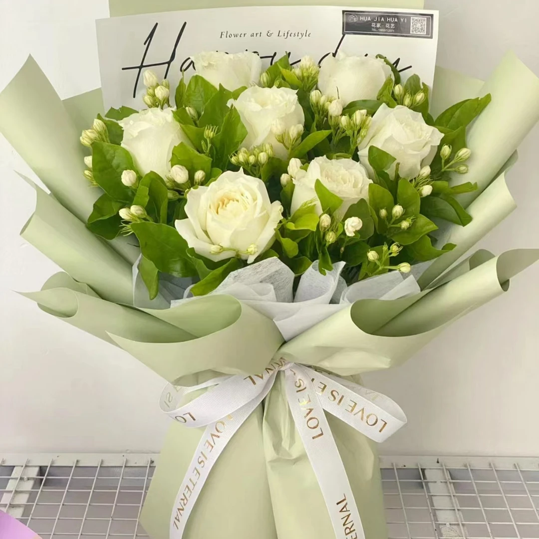 浪漫七夕礼【小清新风：白玫瑰+茉莉花+折射+蓝星花+黄莺】