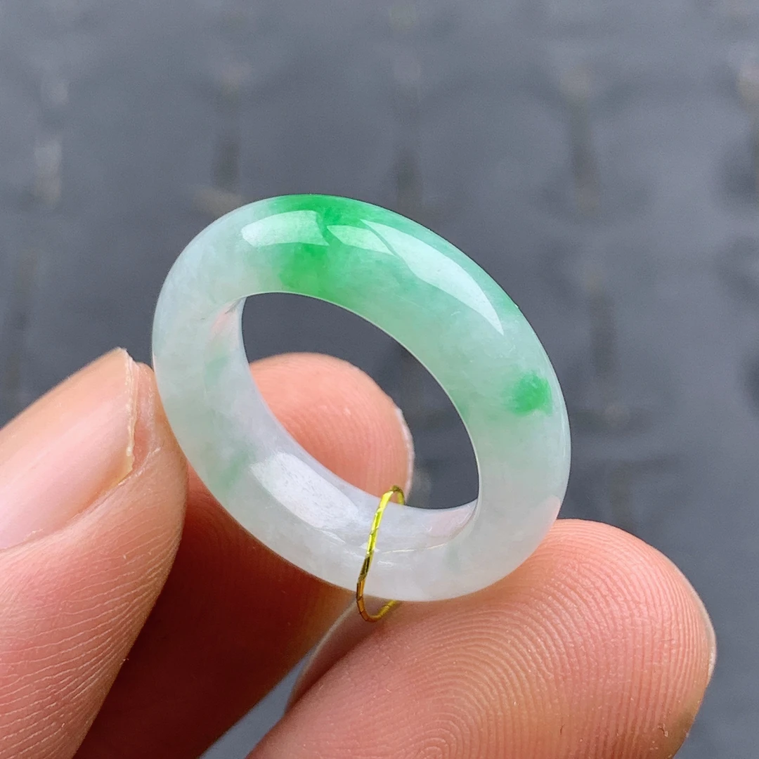 10-11号缅甸天然A货翡翠，冰润阳绿戒指，内径16/5.6/3.6mm，T375