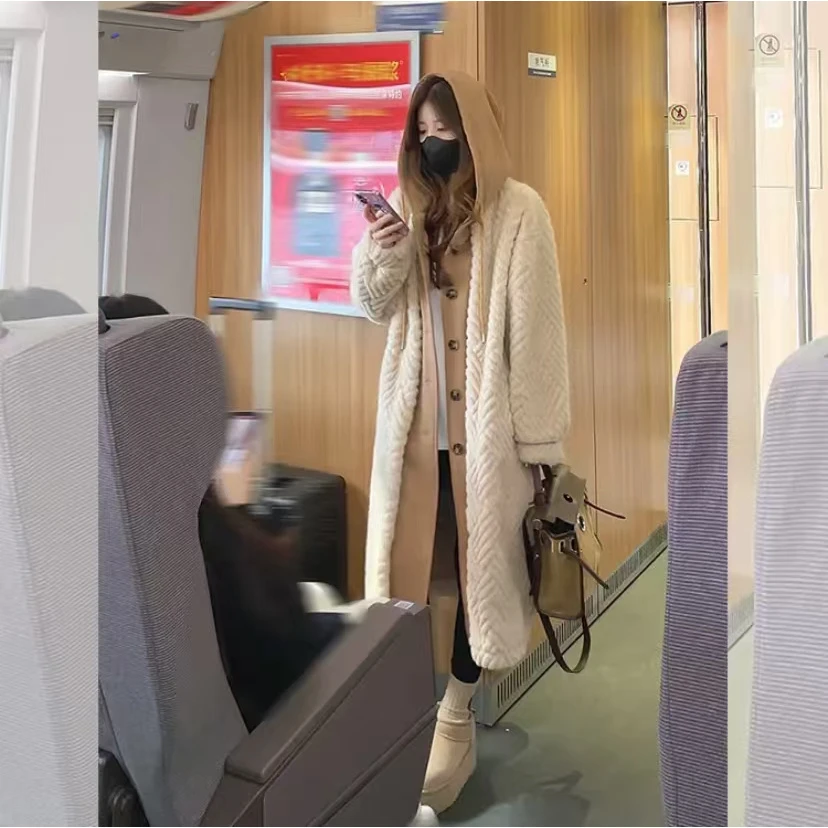 一件过冬假两件加厚款连帽菱形格大外套