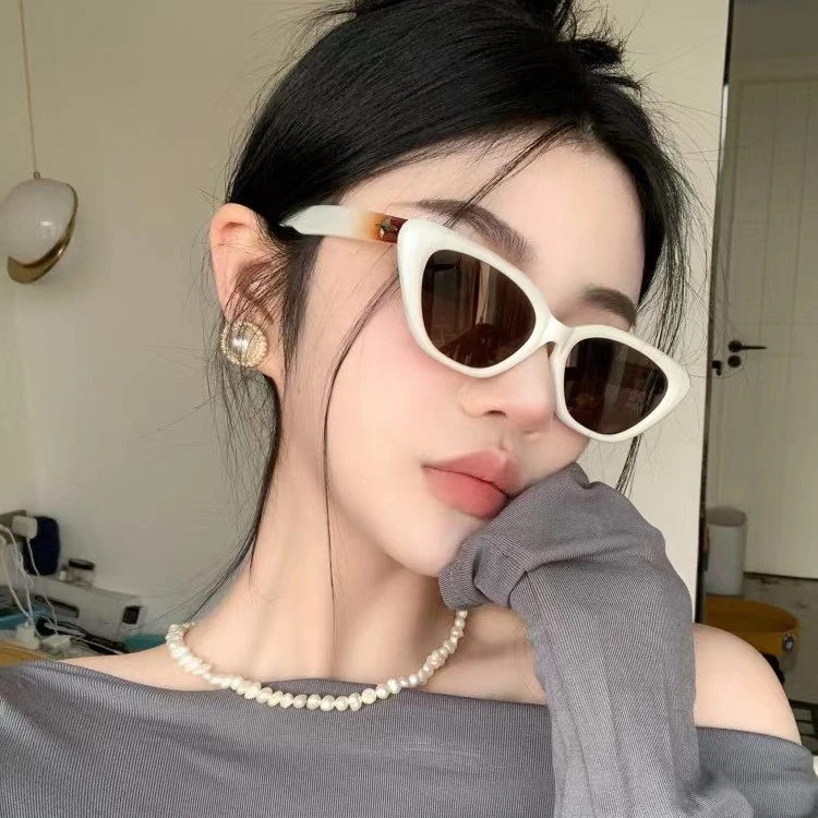 新款网红猫眼墨镜女潮复古个性白色小框防晒防紫外线太阳镜XX12