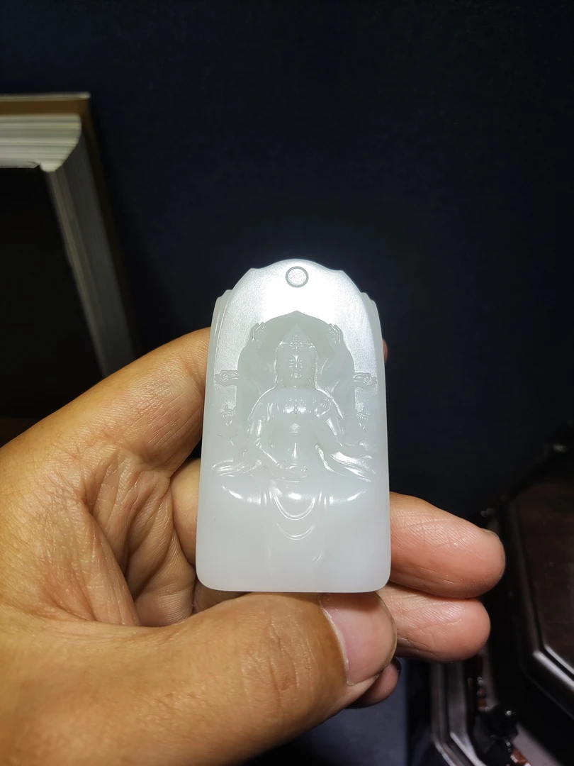 精品和田玉千手观音牌子