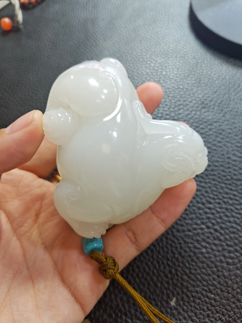新疆和田羊脂白玉貔貅