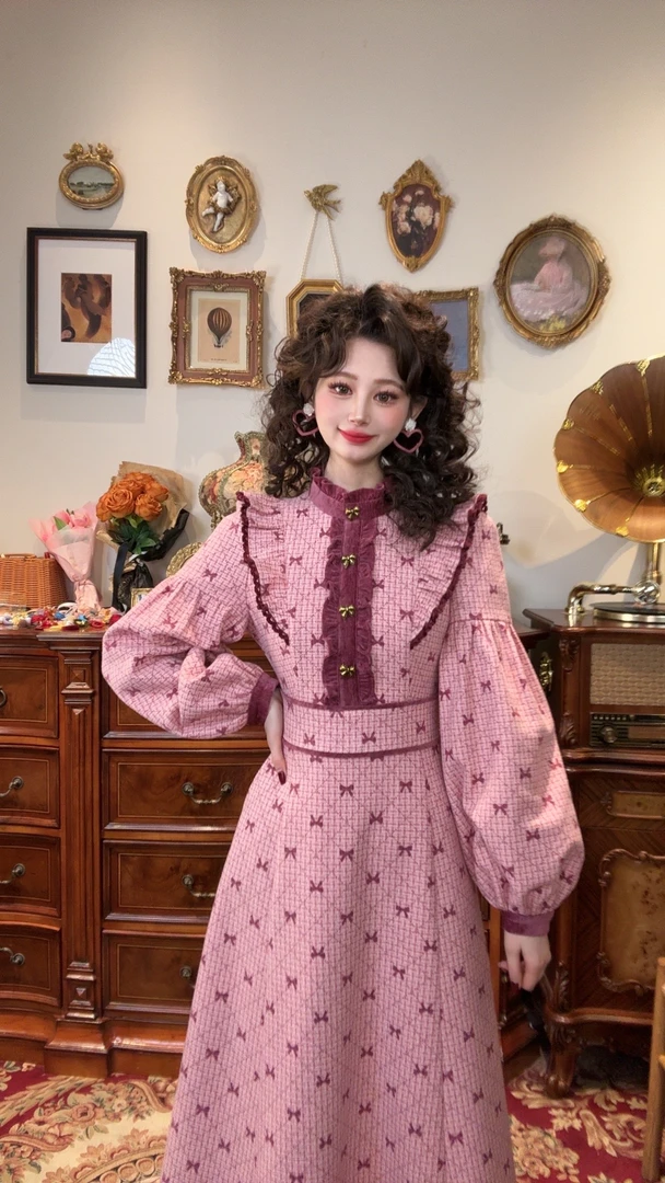 （现）一生罗曼【临冬·蝴蝶】法式甜美高级感提花木耳边连衣裙L1001