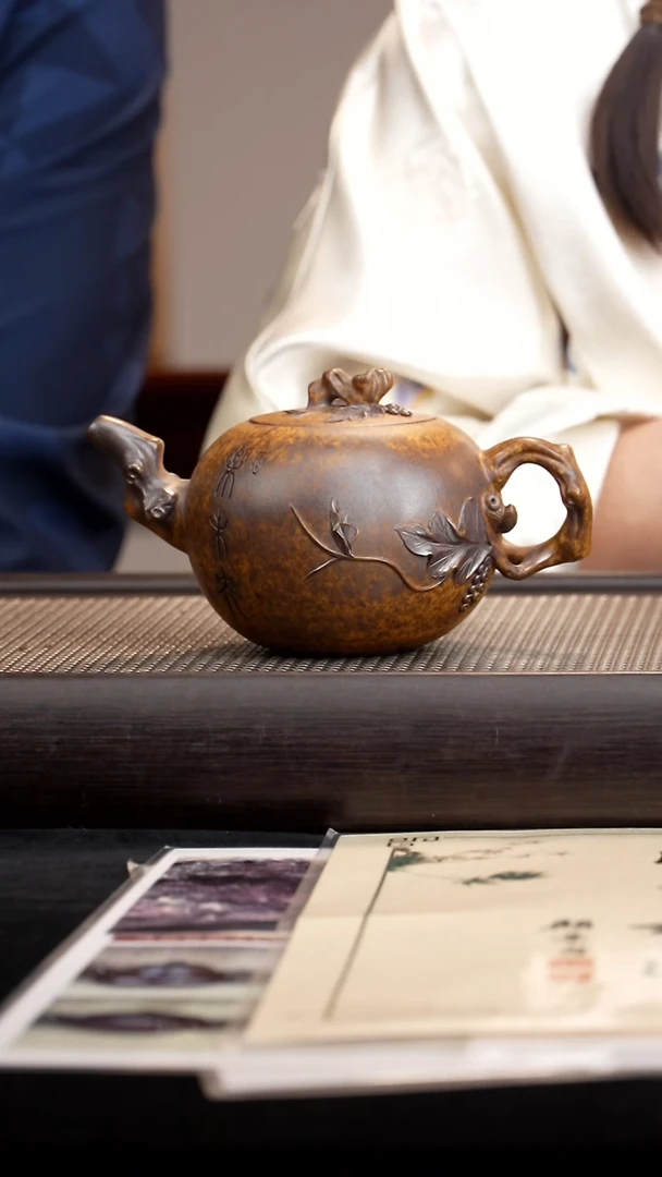 【闪购商品】紫砂茶壶CLQ松鼠葡萄 柴烧350cc