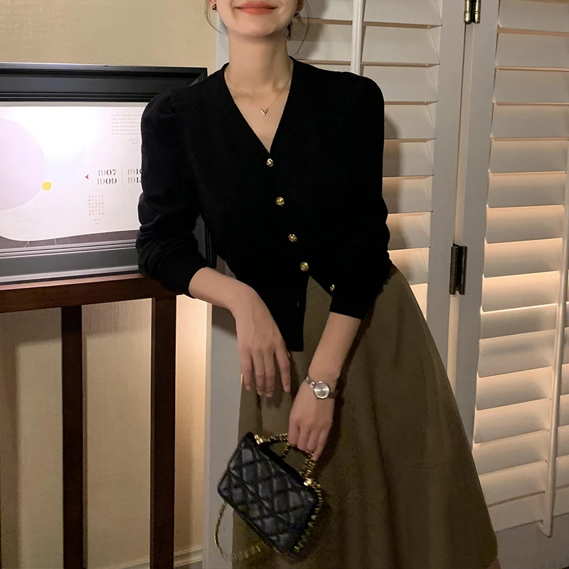 灰色v领针织毛衣女秋气质百搭收腰显瘦别致设计感长袖短上衣开衫