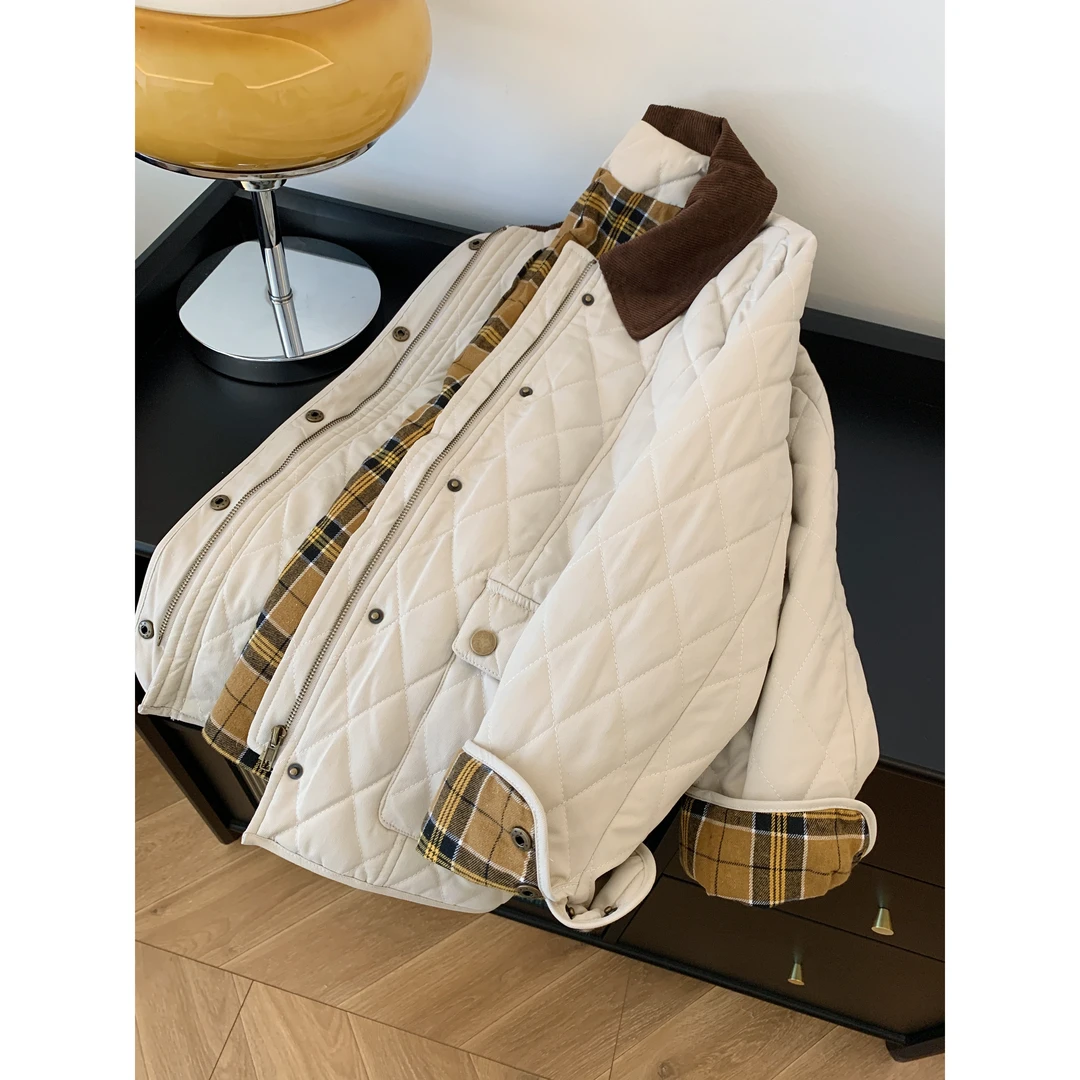 格纹翻领初冬网红款冬天外套棉服女款爆款2024新款轻薄外出小棉袄