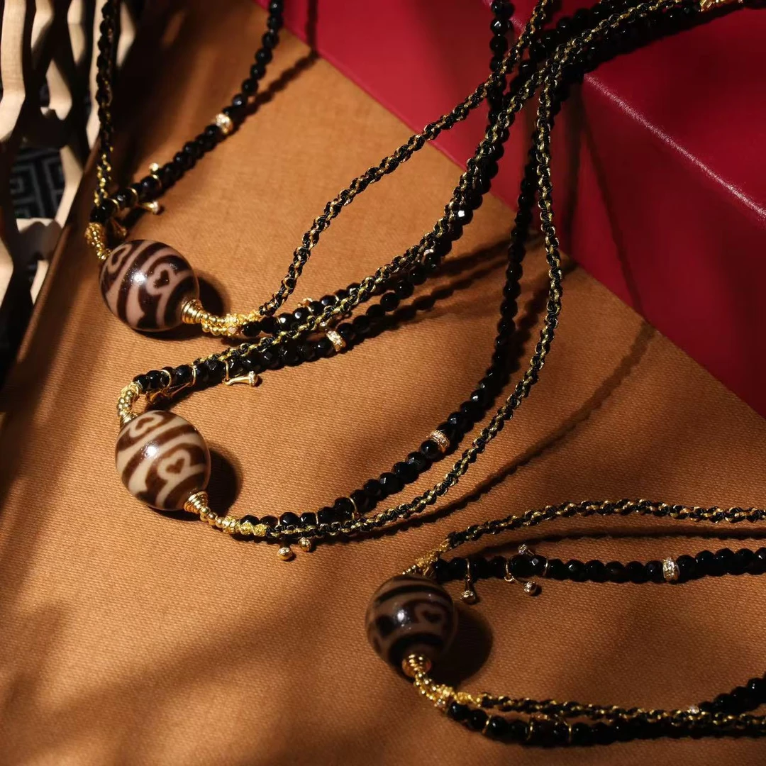 壹加林妹妹 | 玛瑙六瓣横款锁骨链多样性发其一