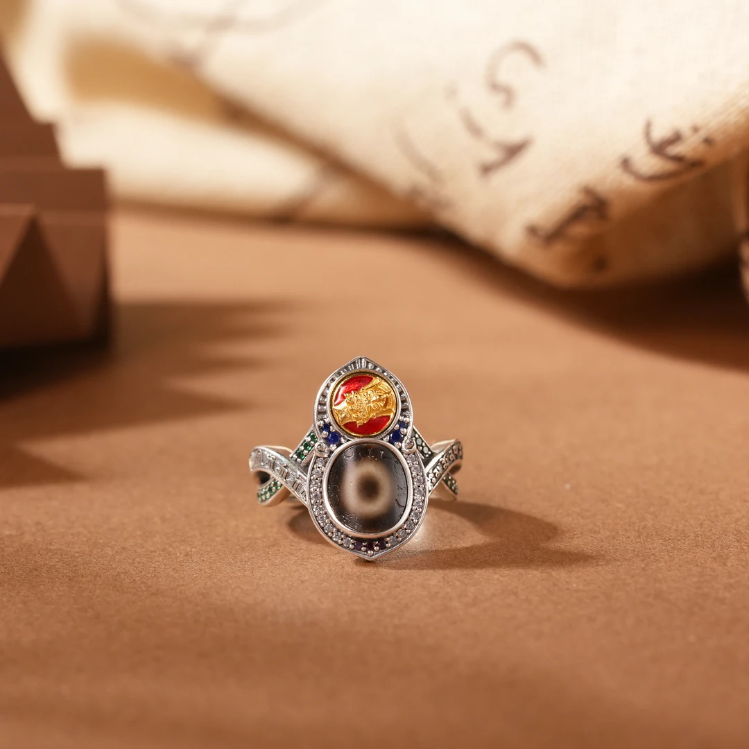 壹加林妹妹 | 玛瑙一眼扎基银镶戒指