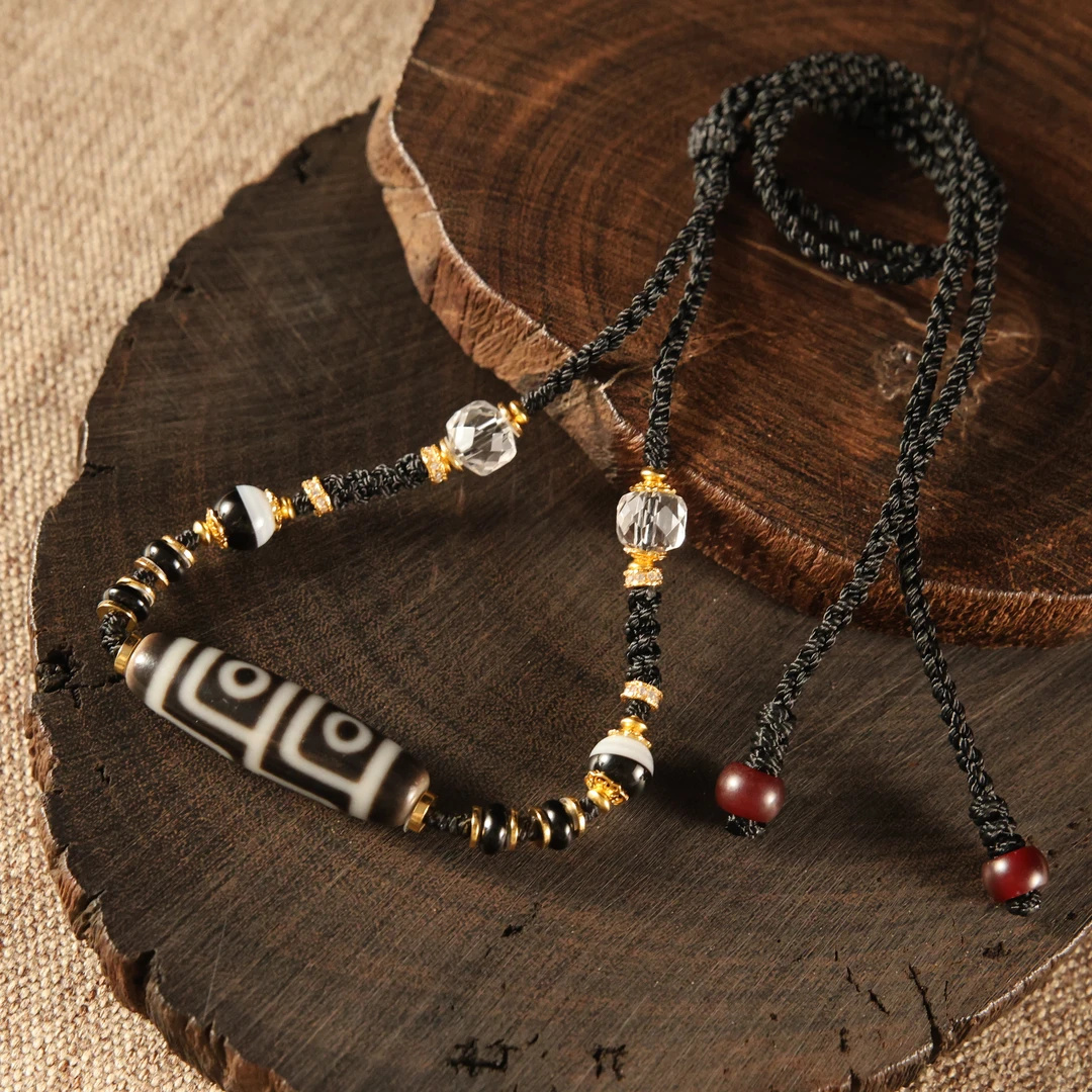 壹加 | 玛瑙上肯灰皮地门四眼横款锁骨链