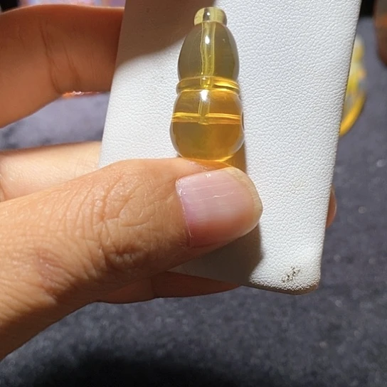 琥珀颈饰未镶嵌三通