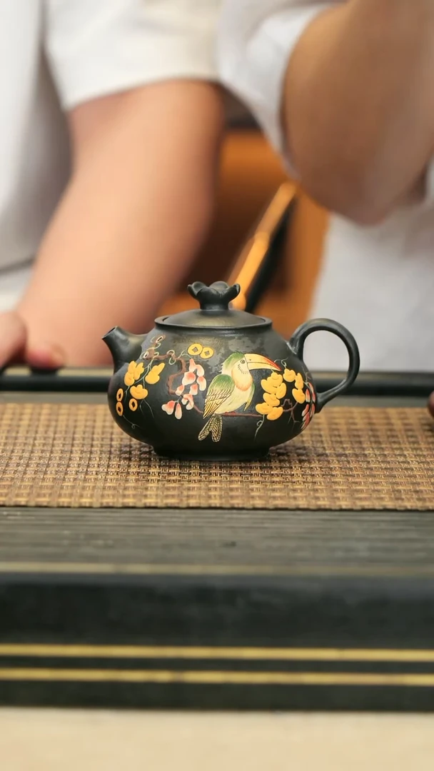 【闪购商品】紫砂茶壶WT19佛莲大嘴鸟 黑料