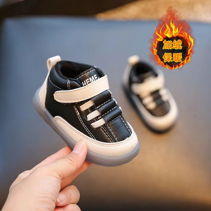 子航同款 秋冬款防滑软底休闲运动板鞋5562