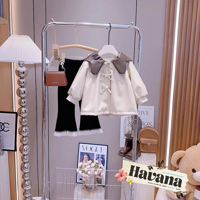 女宝宝秋装外套2023新款洋气小女孩翻领皮衣夹克网红时髦小童风衣