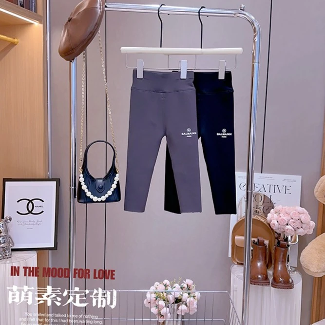 女童打底裤秋冬款外穿加绒女宝宝童鲨鱼裤儿童2023芭比裤子