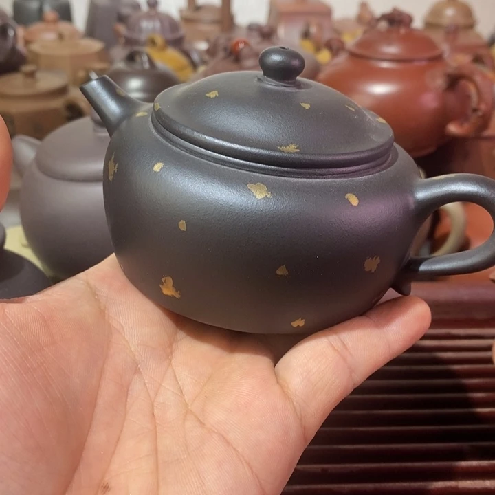 紫砂茶壶随*精工制作