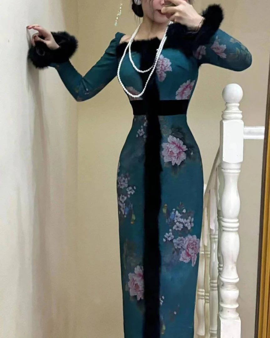 画报夫人原创自制新中式设计兔毛德绒花朵连衣裙 情书