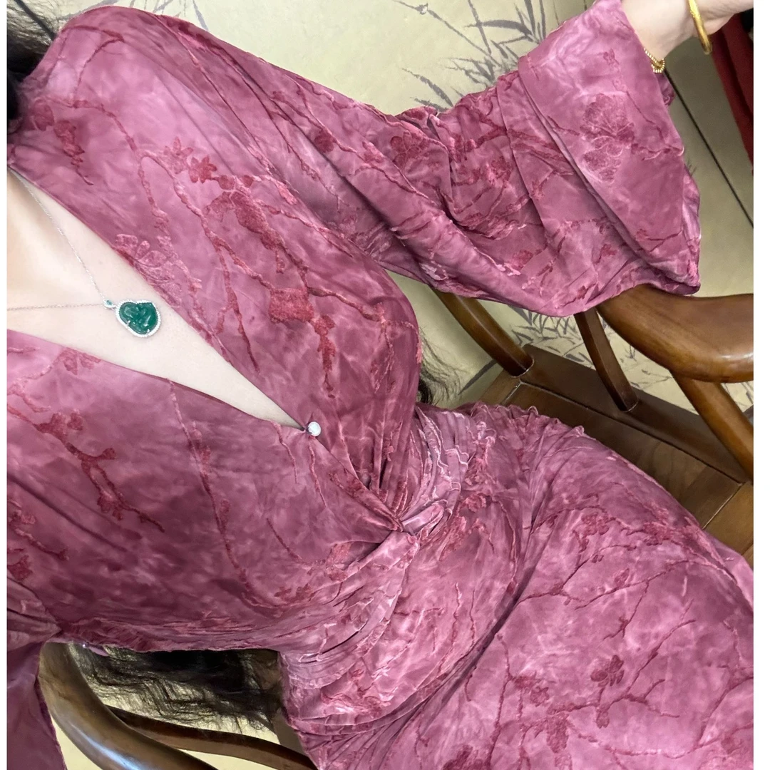 LHMknk1画报夫人原创自制植绒烧花弹力v领长袖连衣裙  酱梅粉