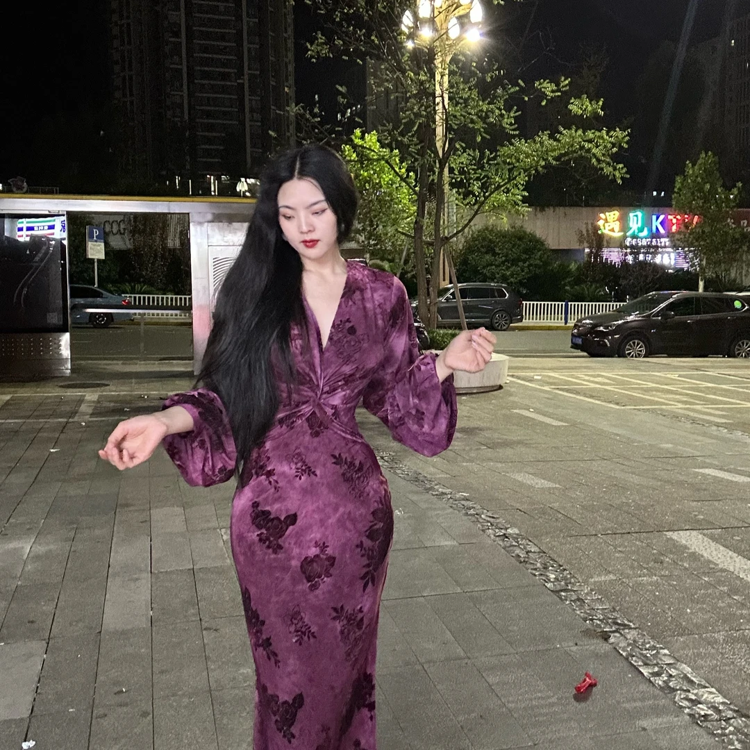 LHMknk1画报夫人原创自制植绒烧花立体玫v领立体玫瑰连衣裙 紫黛