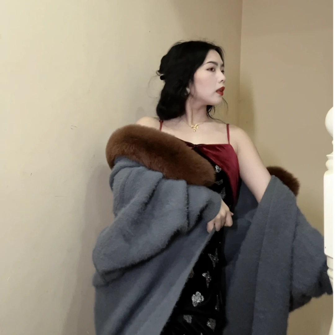 画报夫人原创自制复活特价599 雾霾蓝毛毛外套