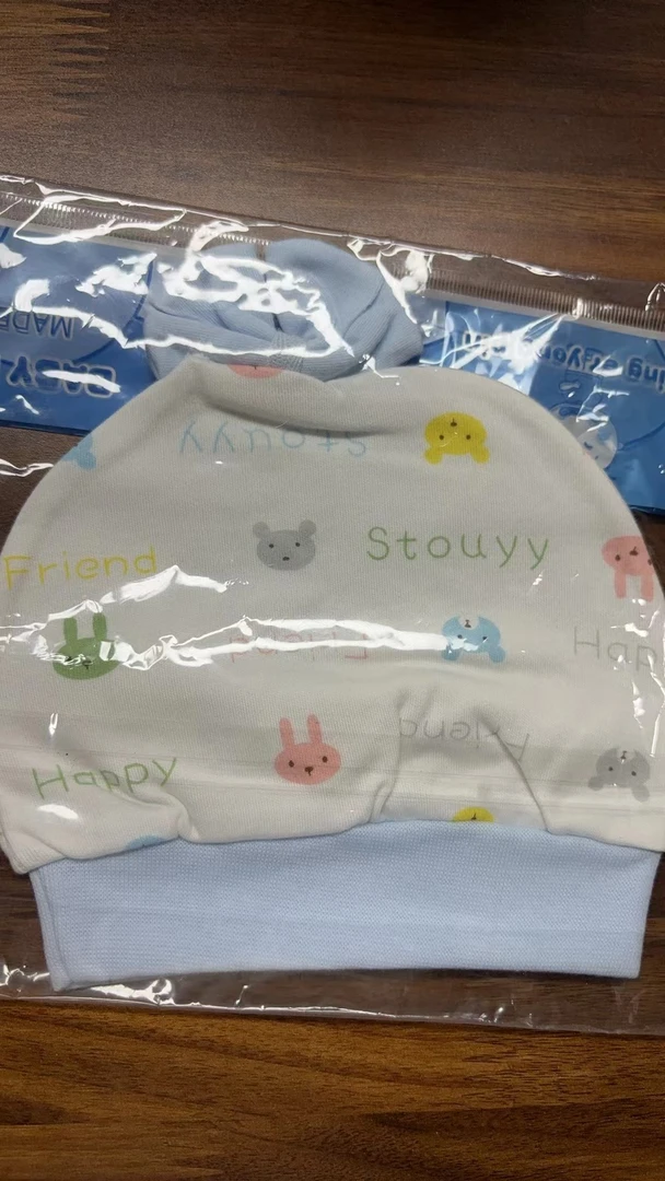 墩墩童装直播间胎帽