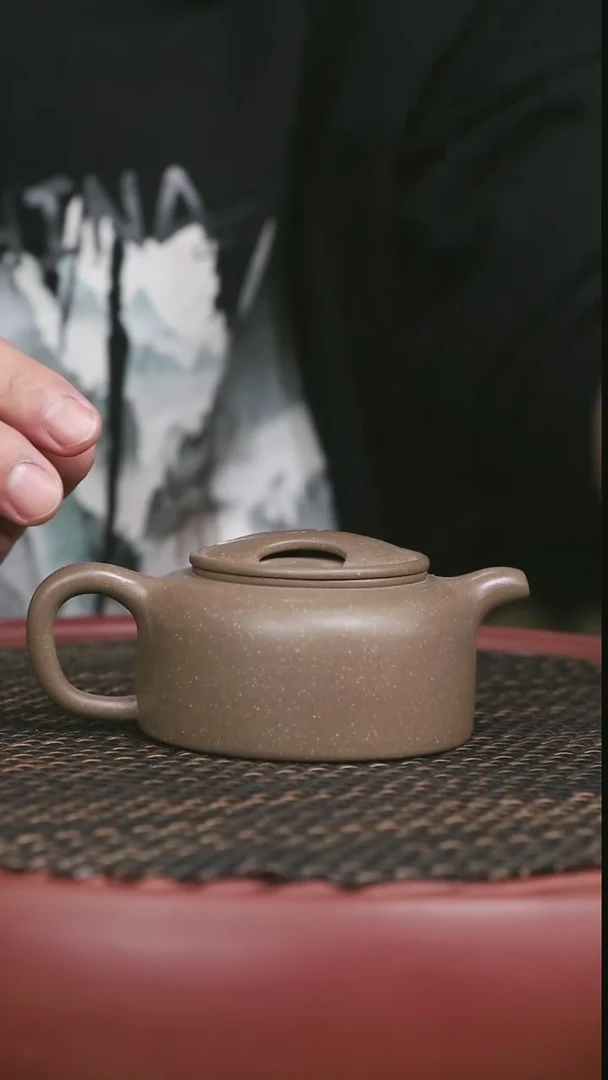 【闪购商品】紫砂茶壶26号蟹壳青花泥牛盖微瑕180CC