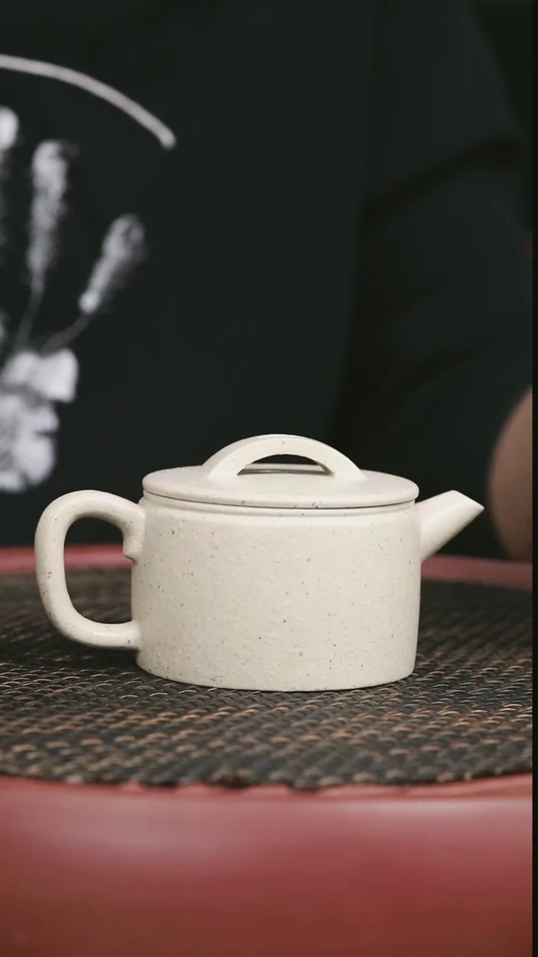 【闪购商品】紫砂白玉段汉瓦31号200CC微微暇