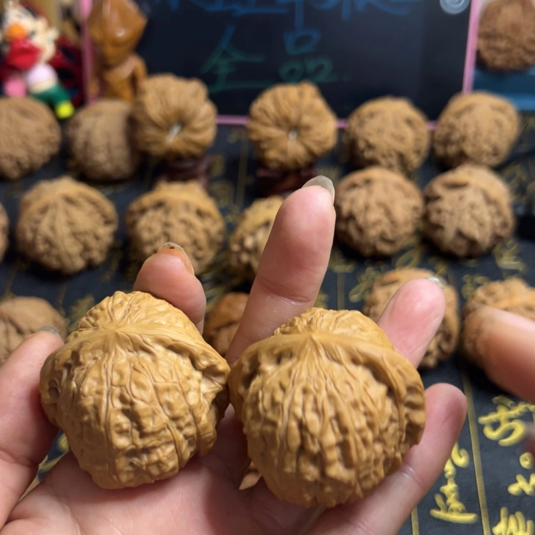 【闪购商品】桃核吊坠星**?