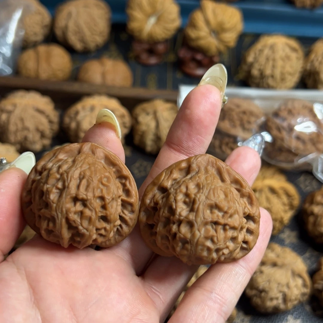 【闪购商品】桃核吊坠K****?