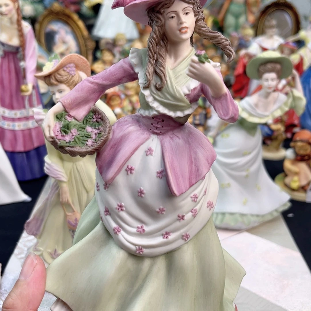 摆件威基伍德…………………………………………