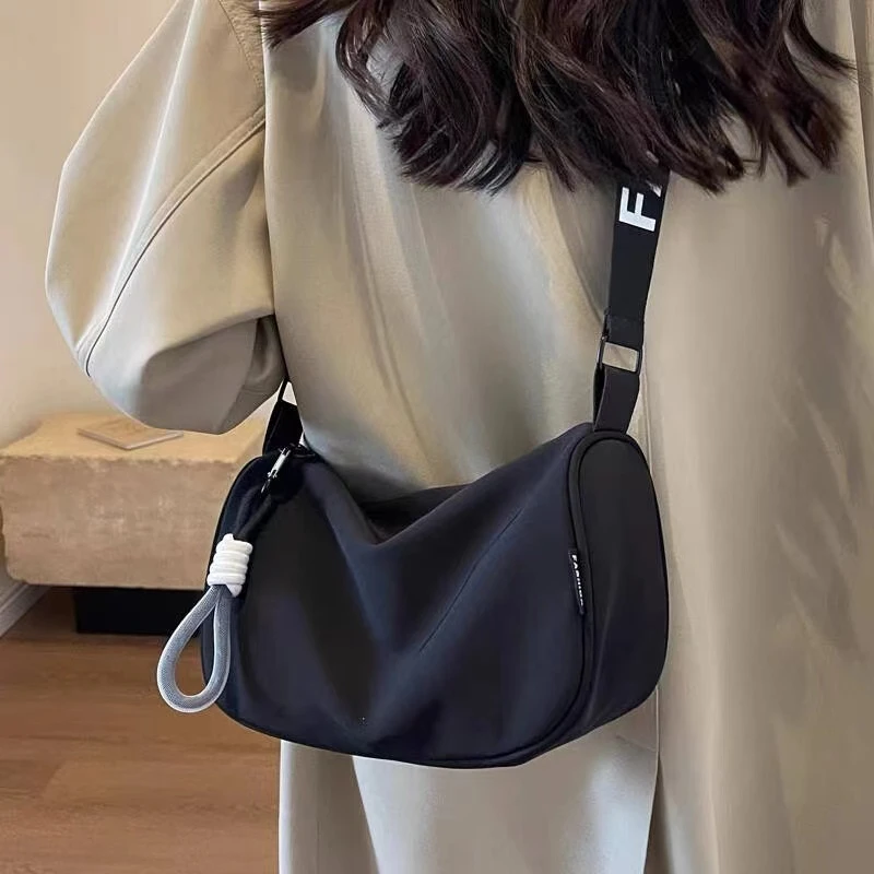 【贵妃】T2743 2025蛇年秋冬新款高级感小众户外百搭女包