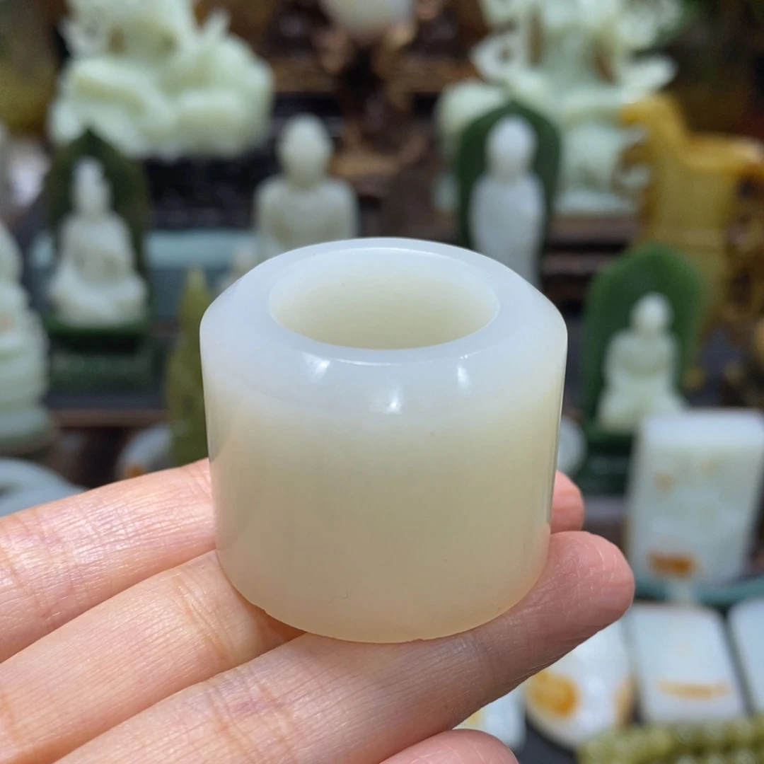 和田玉挂件未镶嵌罗****虎
