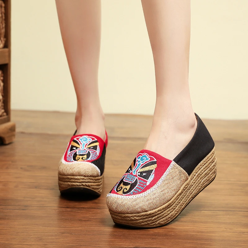 A1618-02 新款绣花布鞋京剧脸谱麻边帆布民族风女鞋圆头低帮厚底