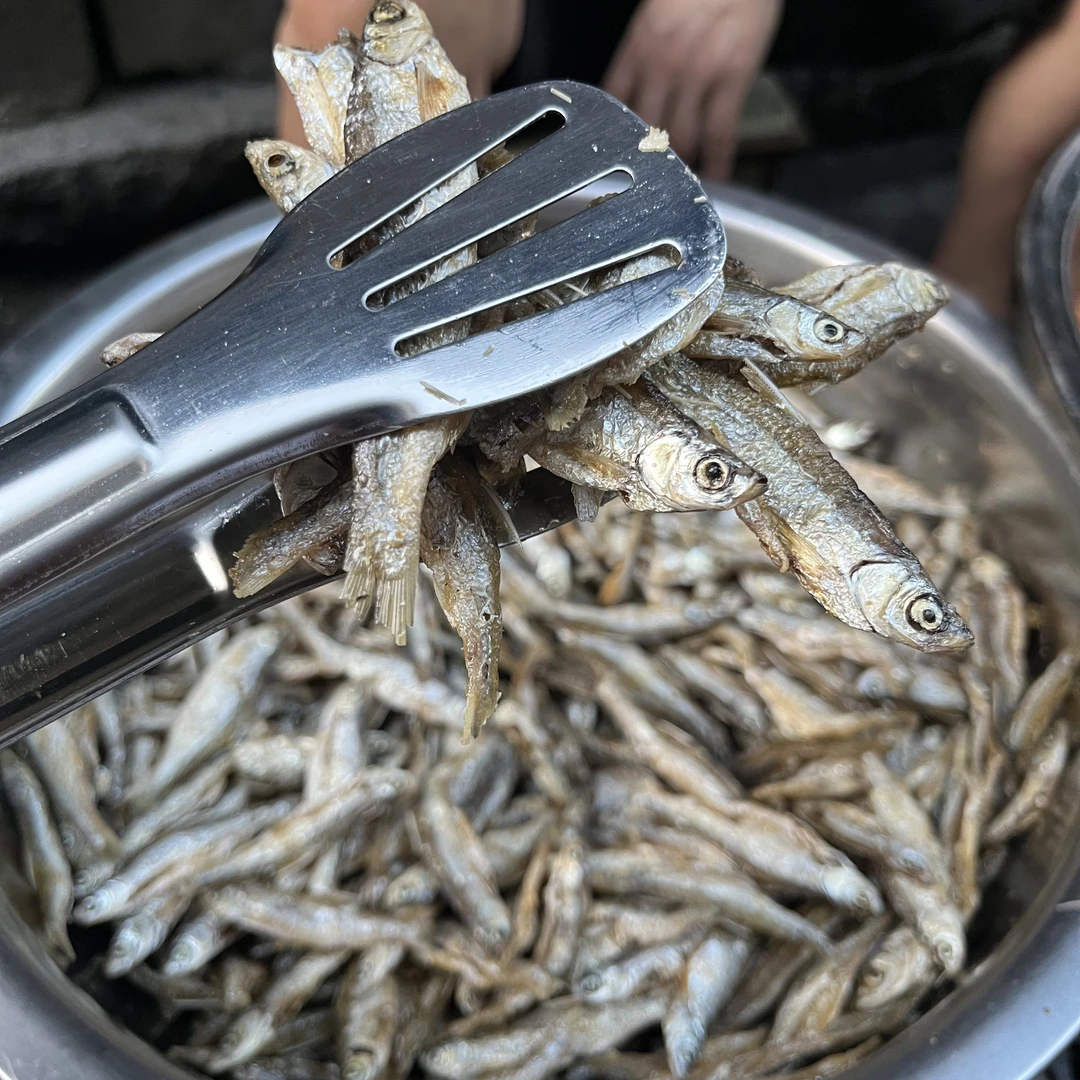桃花鱼小鱼干烟熏干小桃鱼小桂鱼油炸小白条农村集市干货