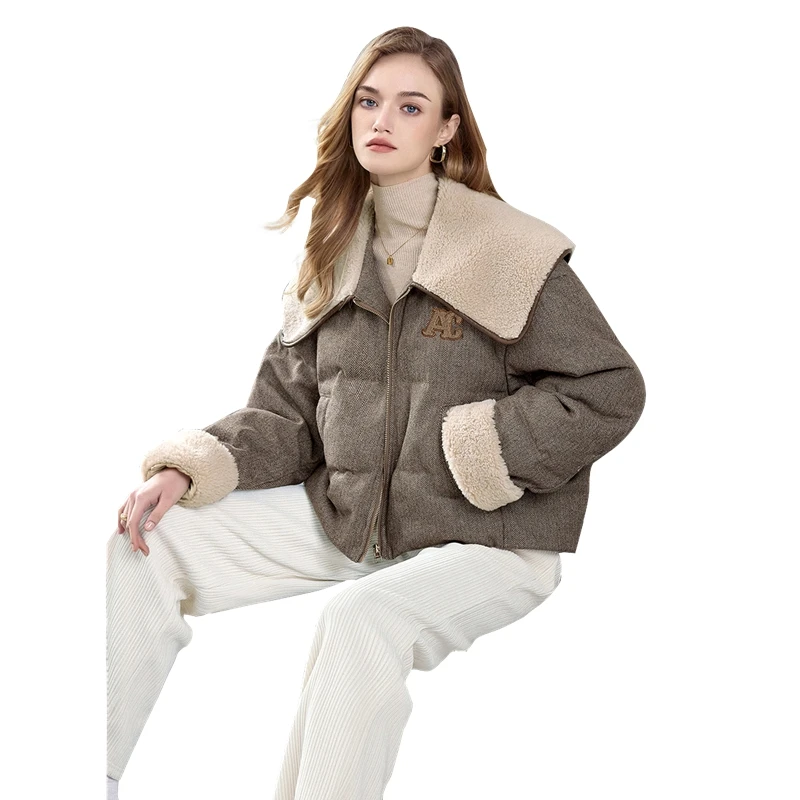 她池冬装新款气质翻领休闲撞色保暖羽绒服T44B8010Y