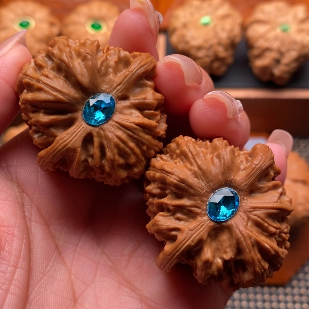 文玩核桃把件39尺寸白狮子