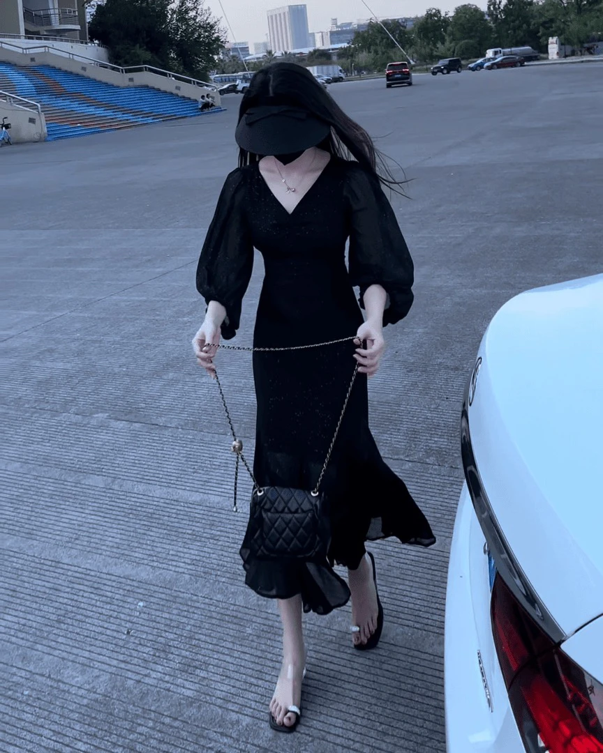 女人味撒银灯笼袖连衣裙