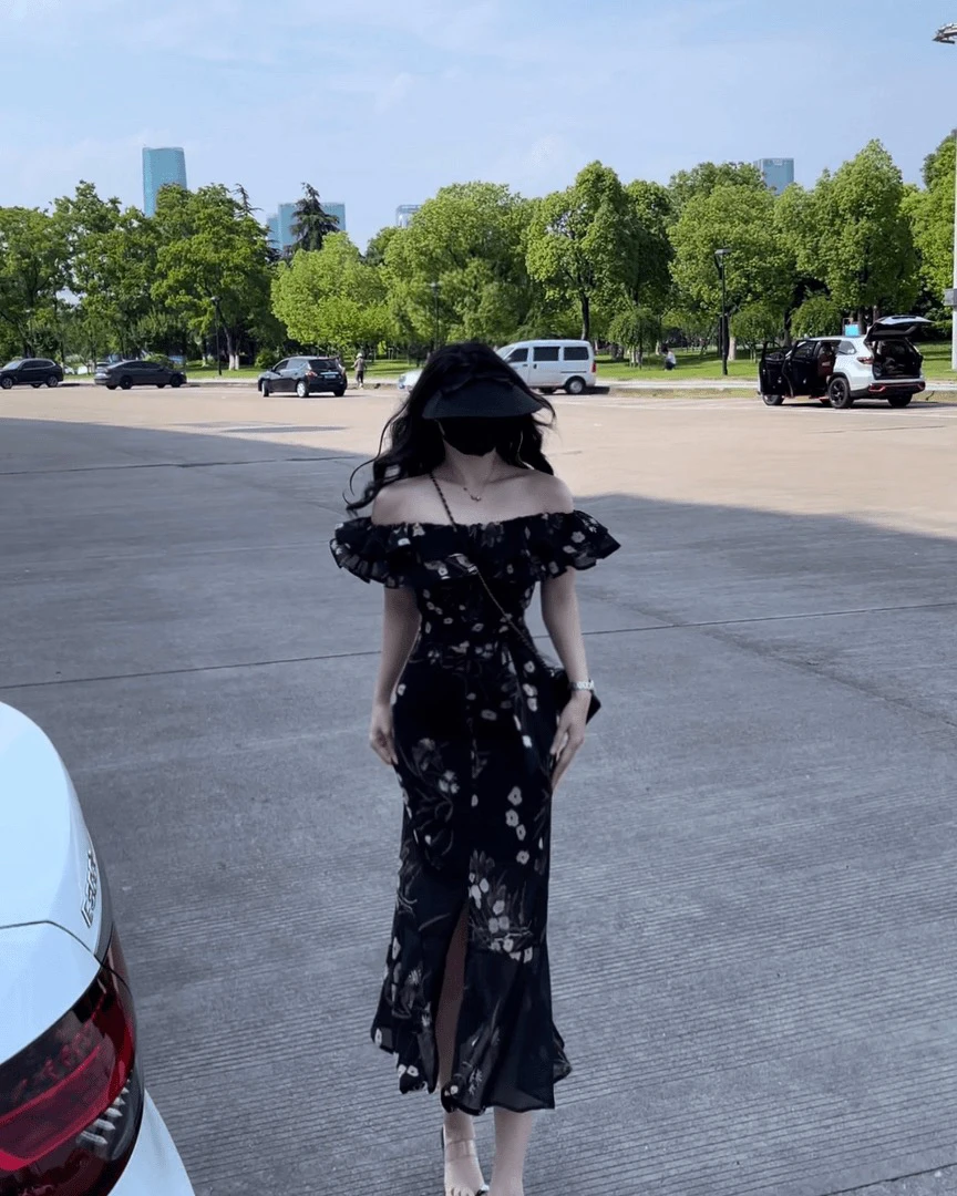 【现货】法式收腰修身时尚一字肩紫碎花连衣裙