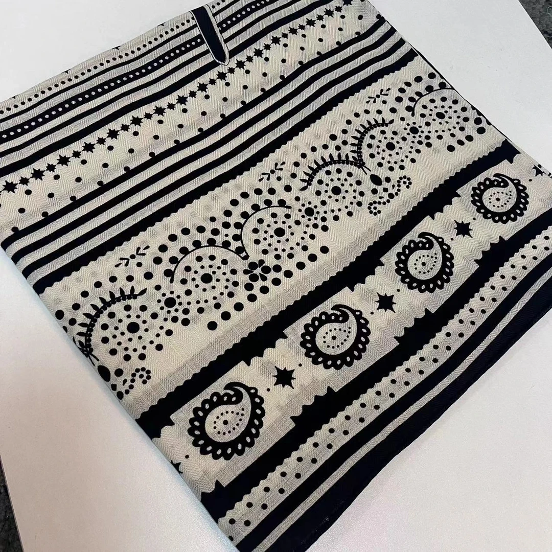 140丝毛方巾-归途驹 135cm丝巾