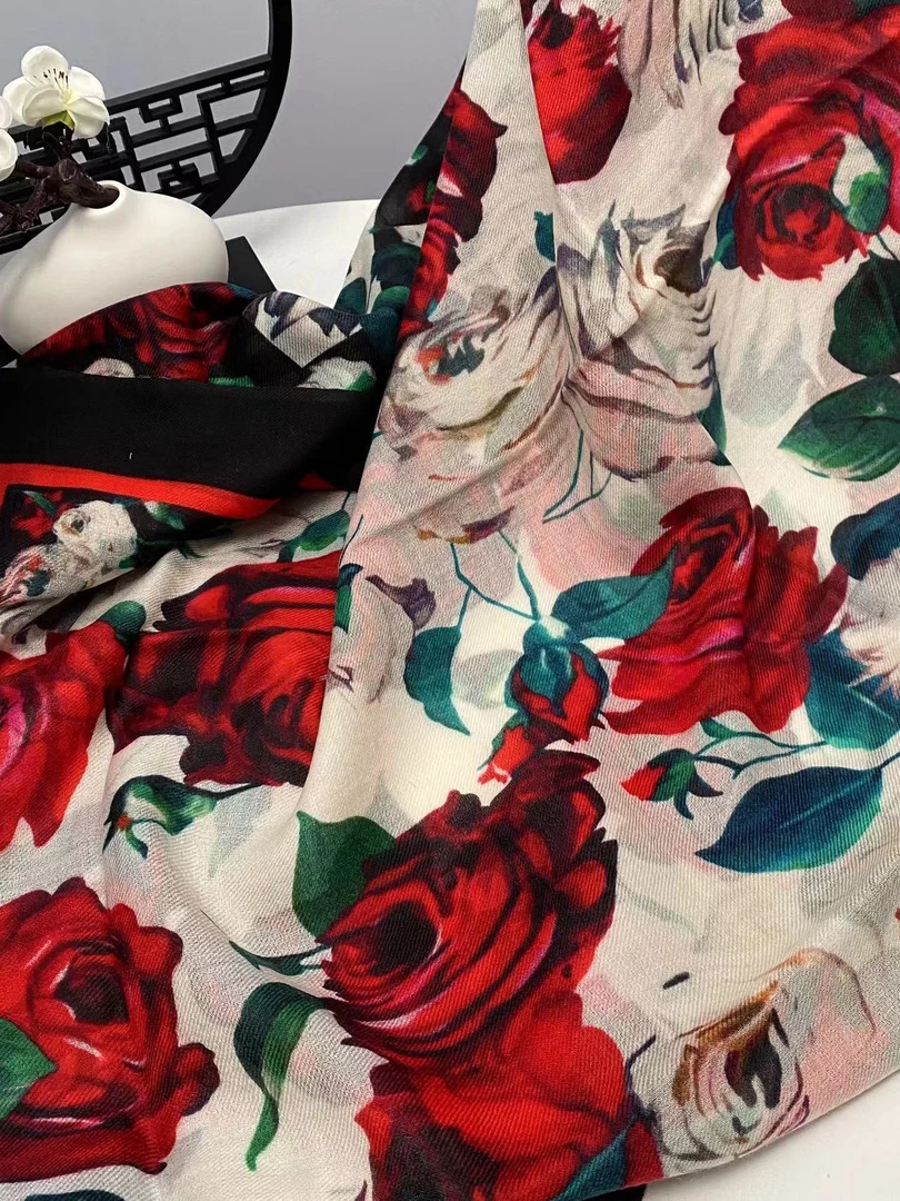 钟情红玫瑰羊绒长巾