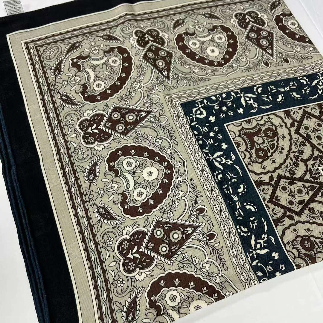 140丝绒方巾-碧月森林 双面异色提花135cm丝巾