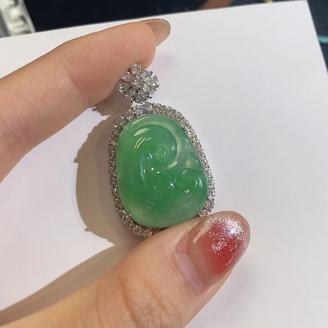翡翠颈饰银S925镶嵌w****a天然翡翠