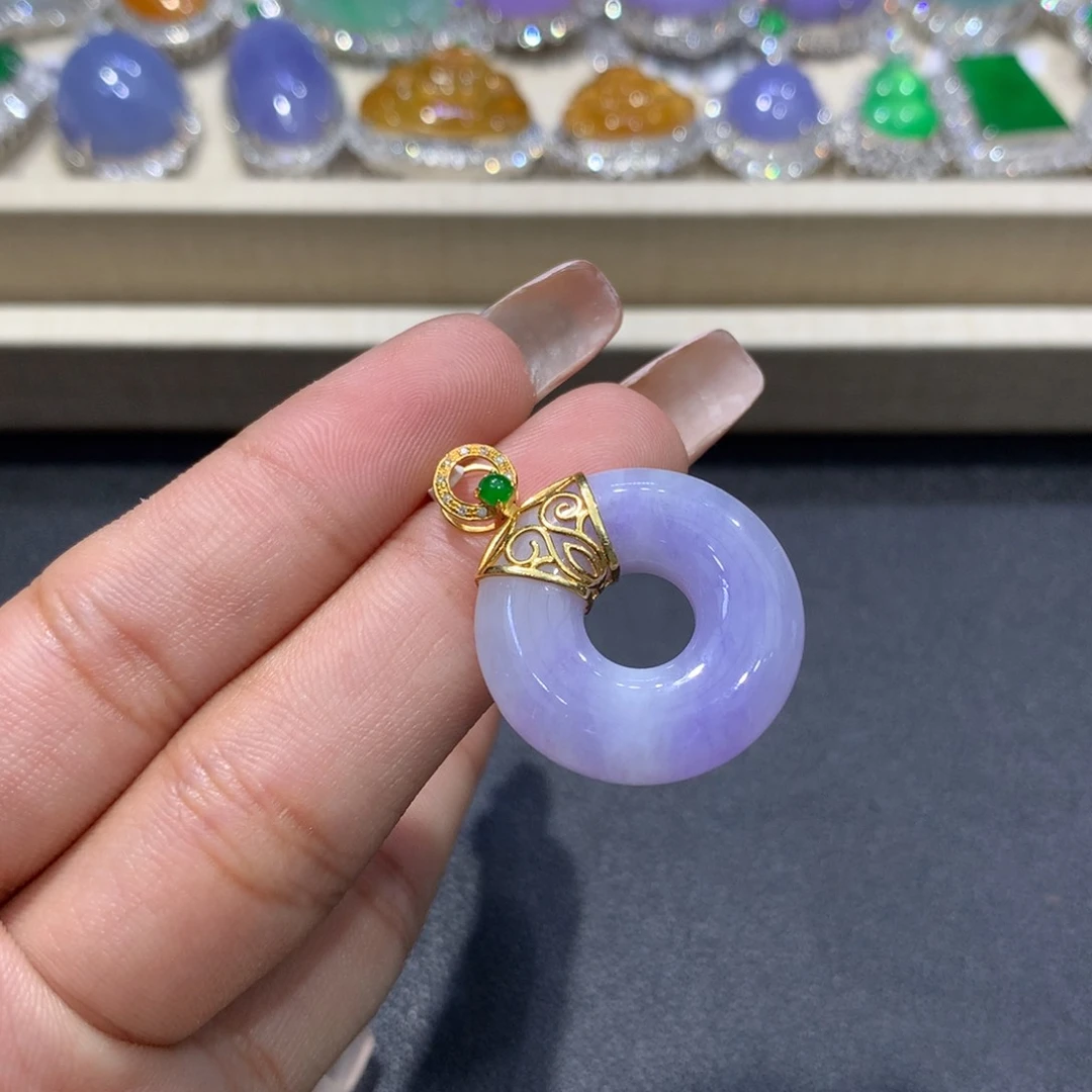 翡翠颈饰18K金镶嵌翡翠
