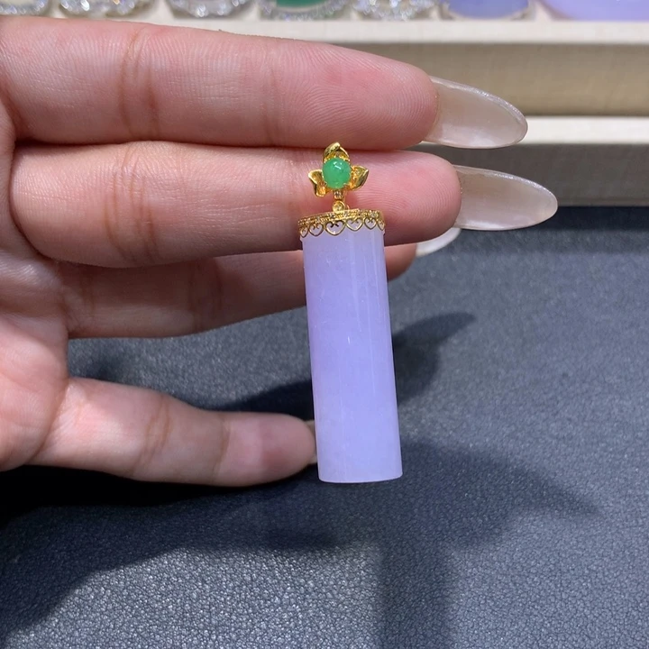 翡翠颈饰18K金镶嵌翡翠
