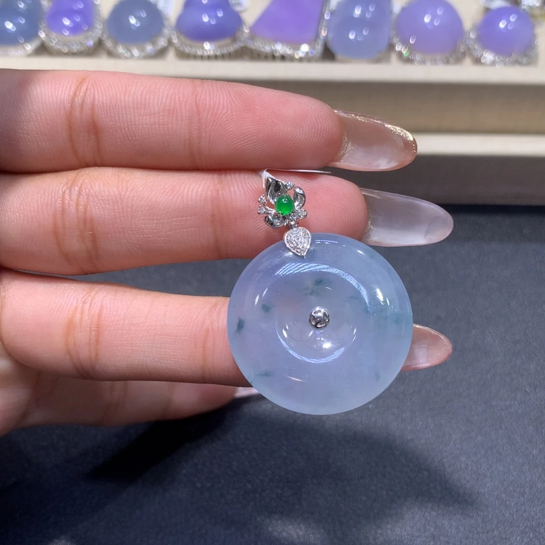 翡翠颈饰18K金镶嵌翡翠