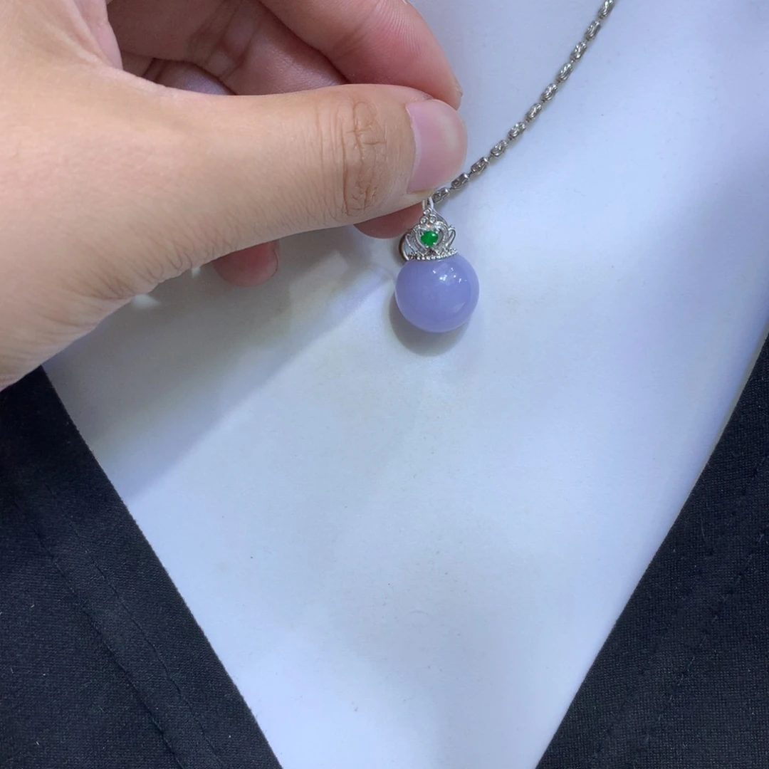 翡翠颈饰18K金镶嵌翡翠